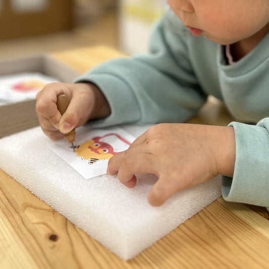 可愛い鬼の型抜きアクティビティ(カルコで型抜き)