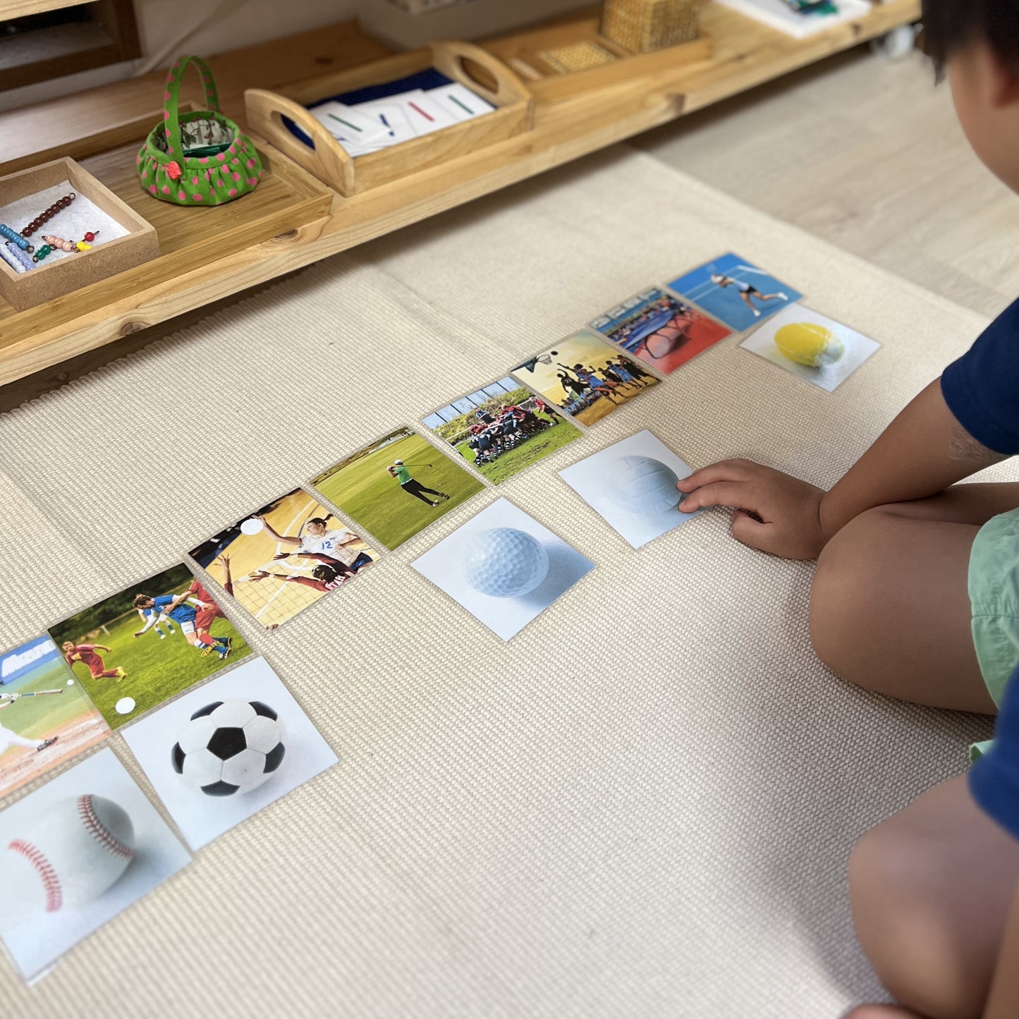 Tarjetas con imágenes de pelotas deportivas