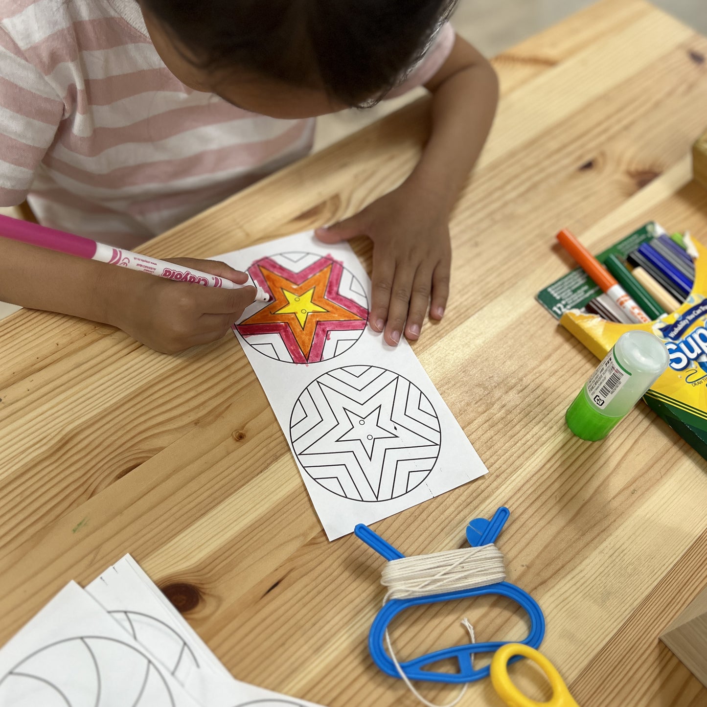 Paper Spinner (forbici e attività da colorare)