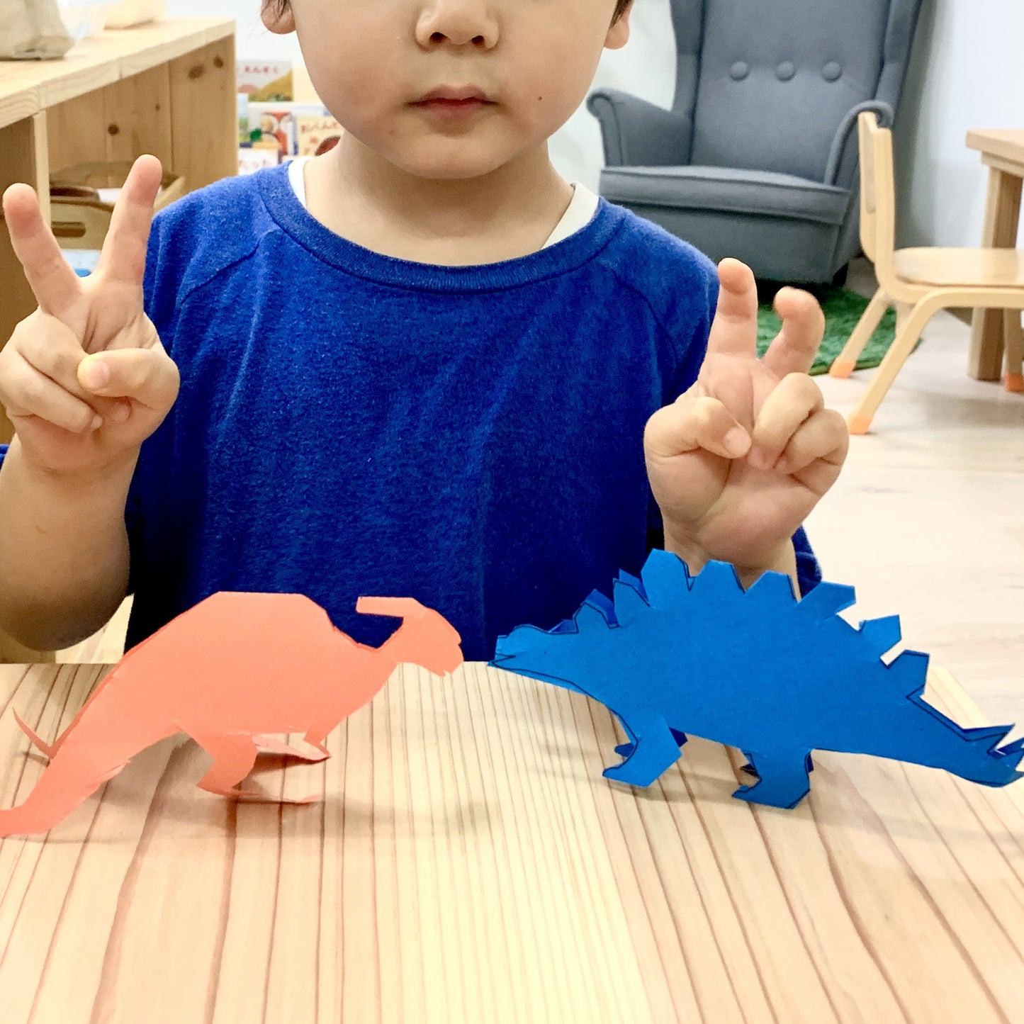 Dinosaur Craft: Scissor Activity to Create Standing Dinosaurs