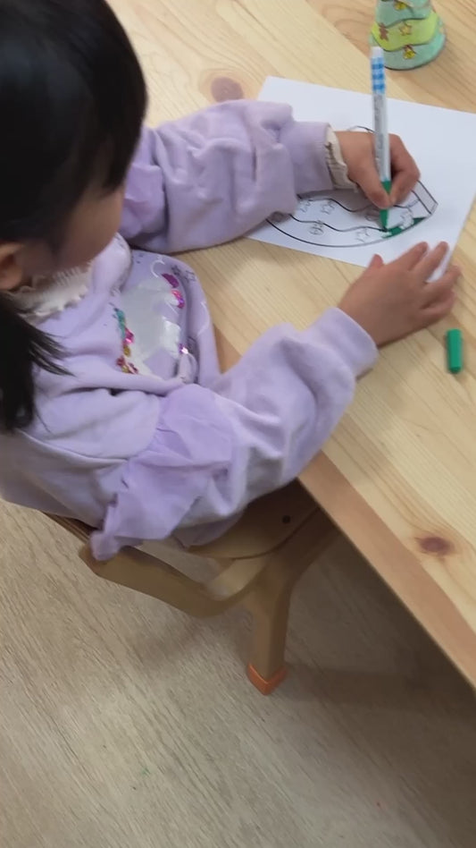 Kit de manualidades navideñas en forma de cono | Papá Noel, reno, muñeco de nieve y árbol de Navidad